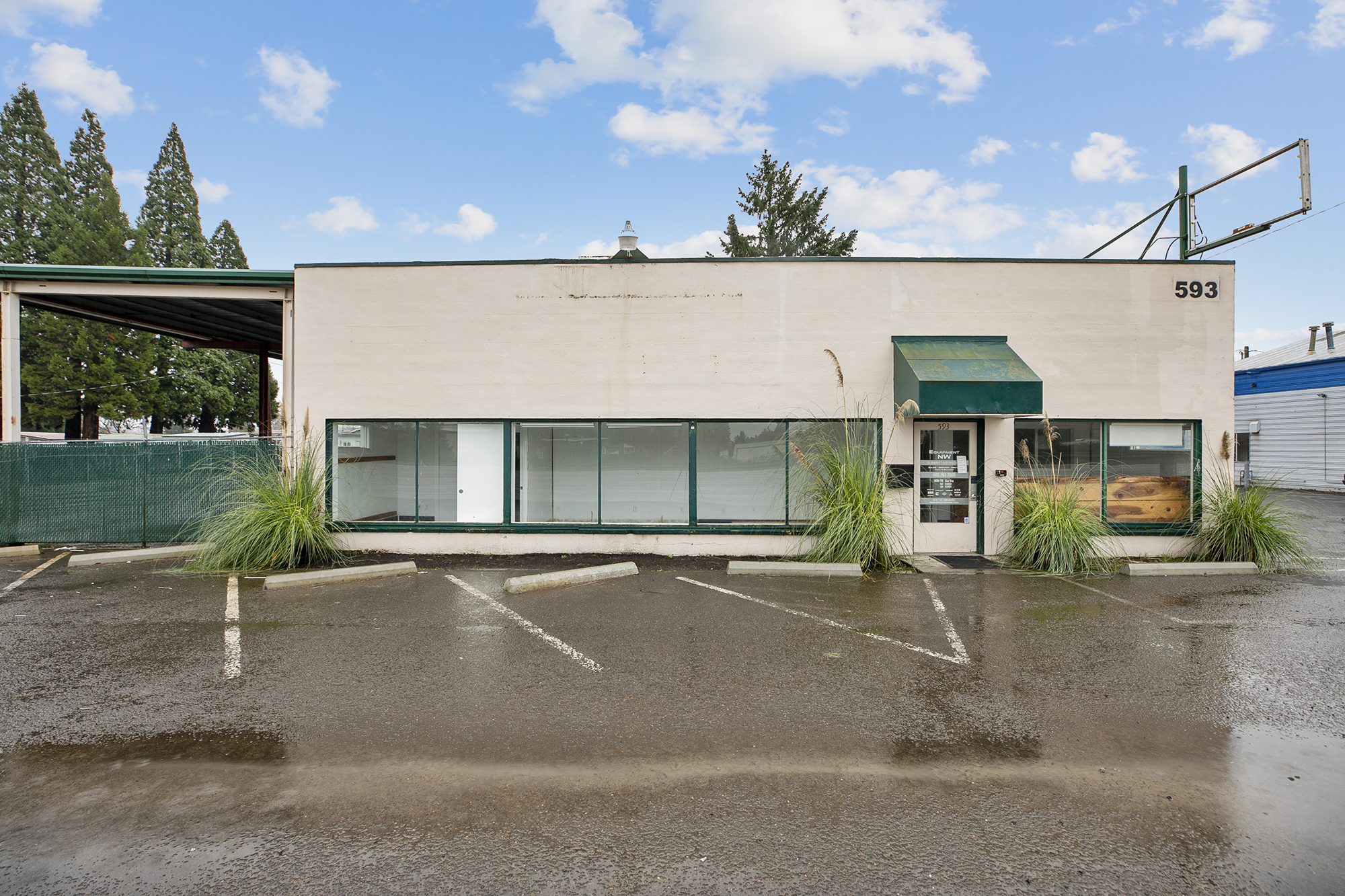 593 SE 1st Ave, Canby, OR for lease Building Photo- Image 1 of 41