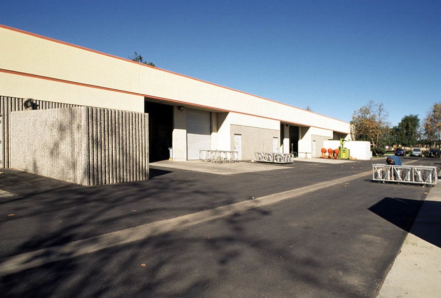 1390 Flynn Rd, Camarillo, CA à louer - Autre - Image 2 de 4