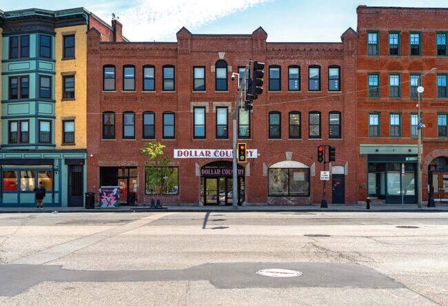 Plus de détails pour 384 Warren St, Roxbury, MA - Commerce de détail à vendre