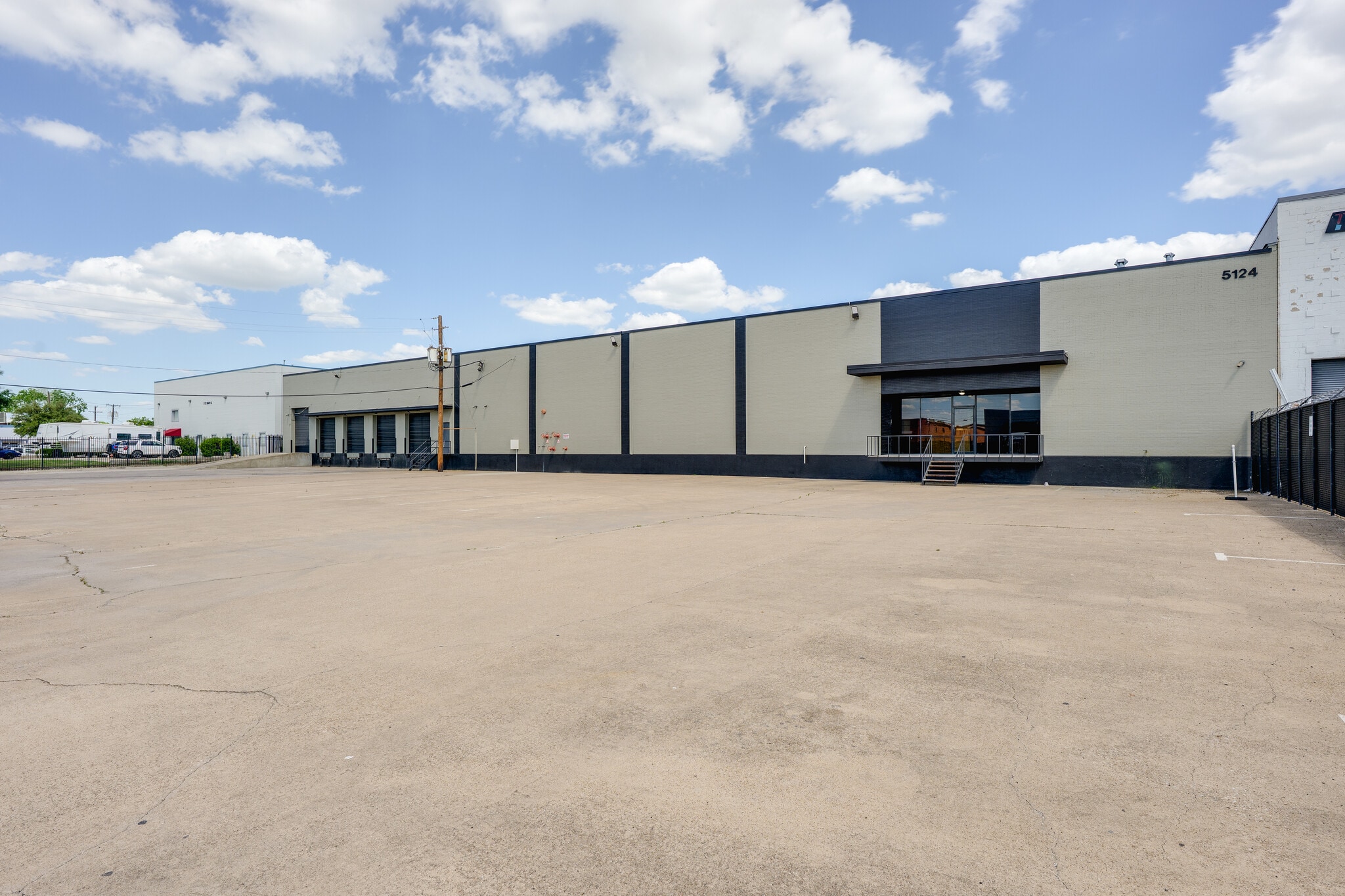 5124 Sharp St, Dallas, TX for lease Primary Photo- Image 1 of 13