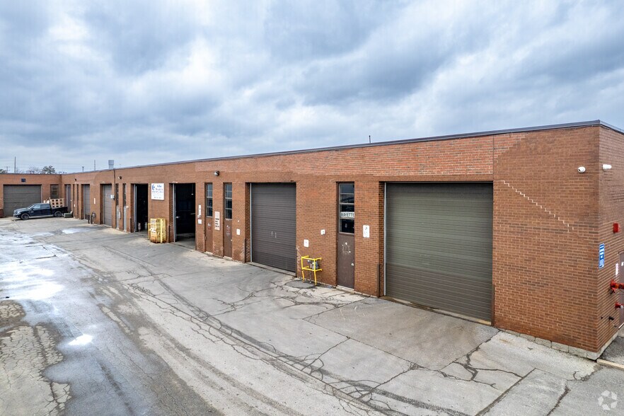 60 Rayette Rd, Concord, ON à louer - Photo du bâtiment - Image 2 de 2