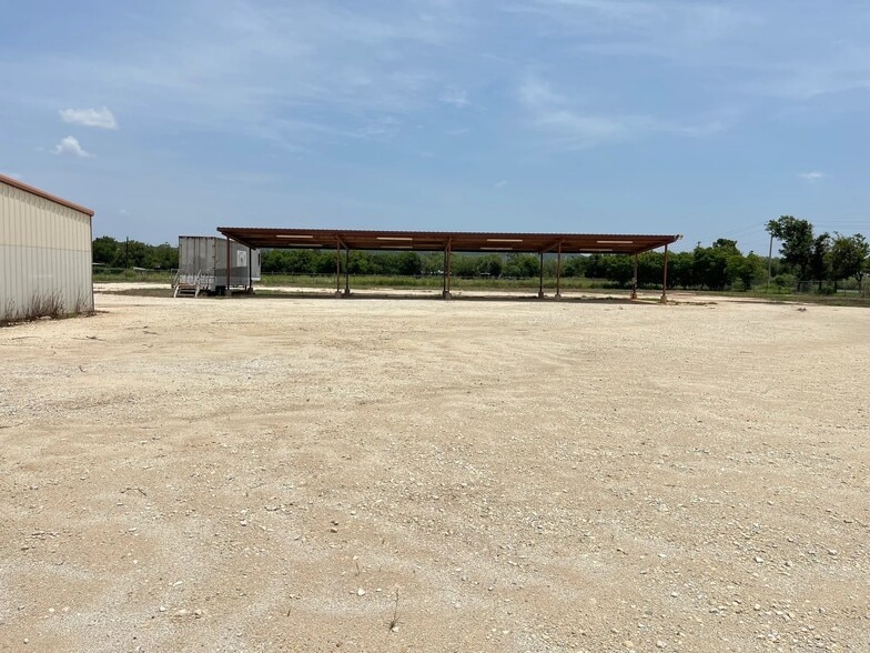 714 Main St, Buffalo Gap, TX à louer - Photo du bâtiment - Image 3 de 22