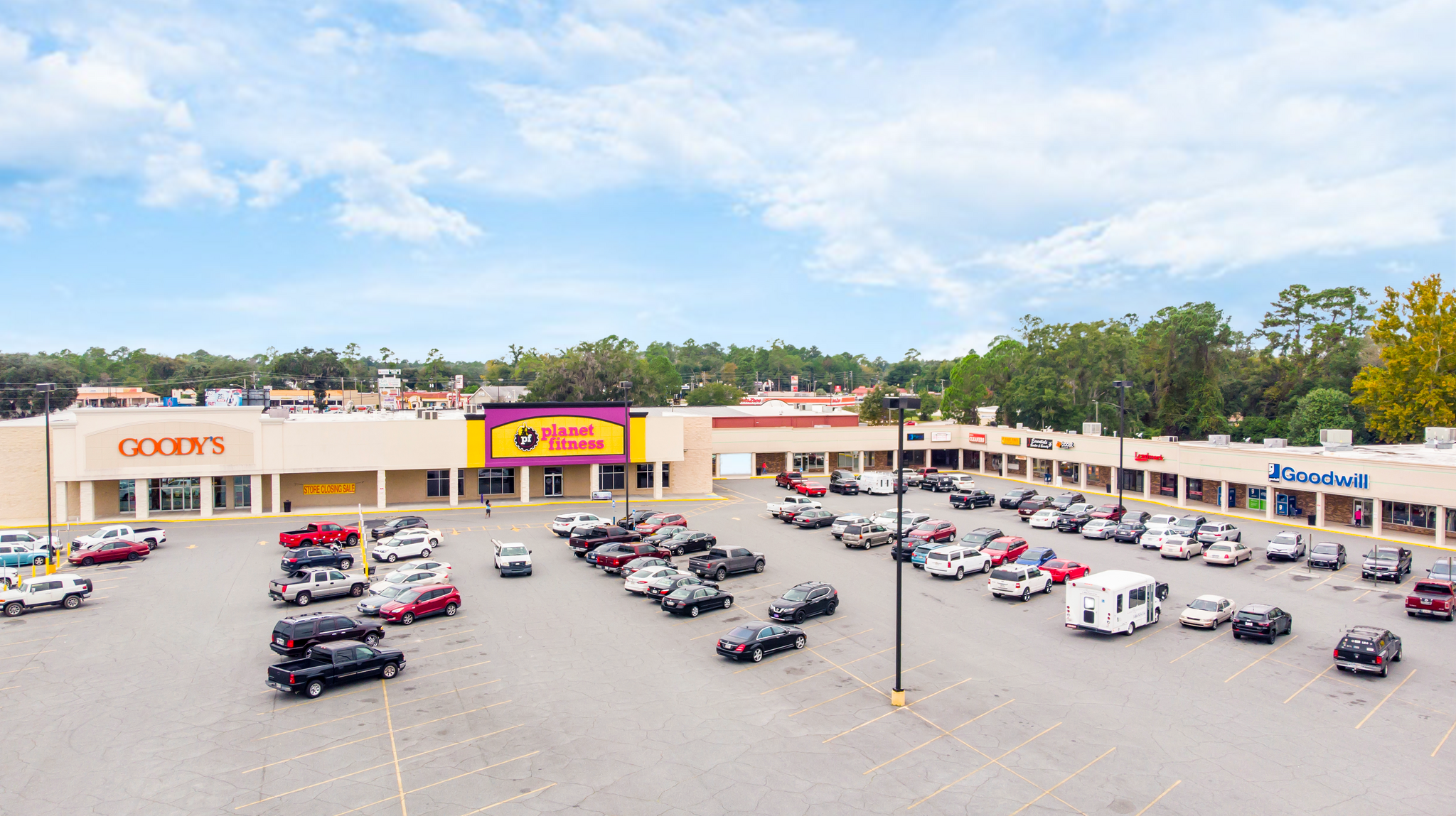 147 W Hendry St, Hinesville, GA for lease Building Photo- Image 1 of 10