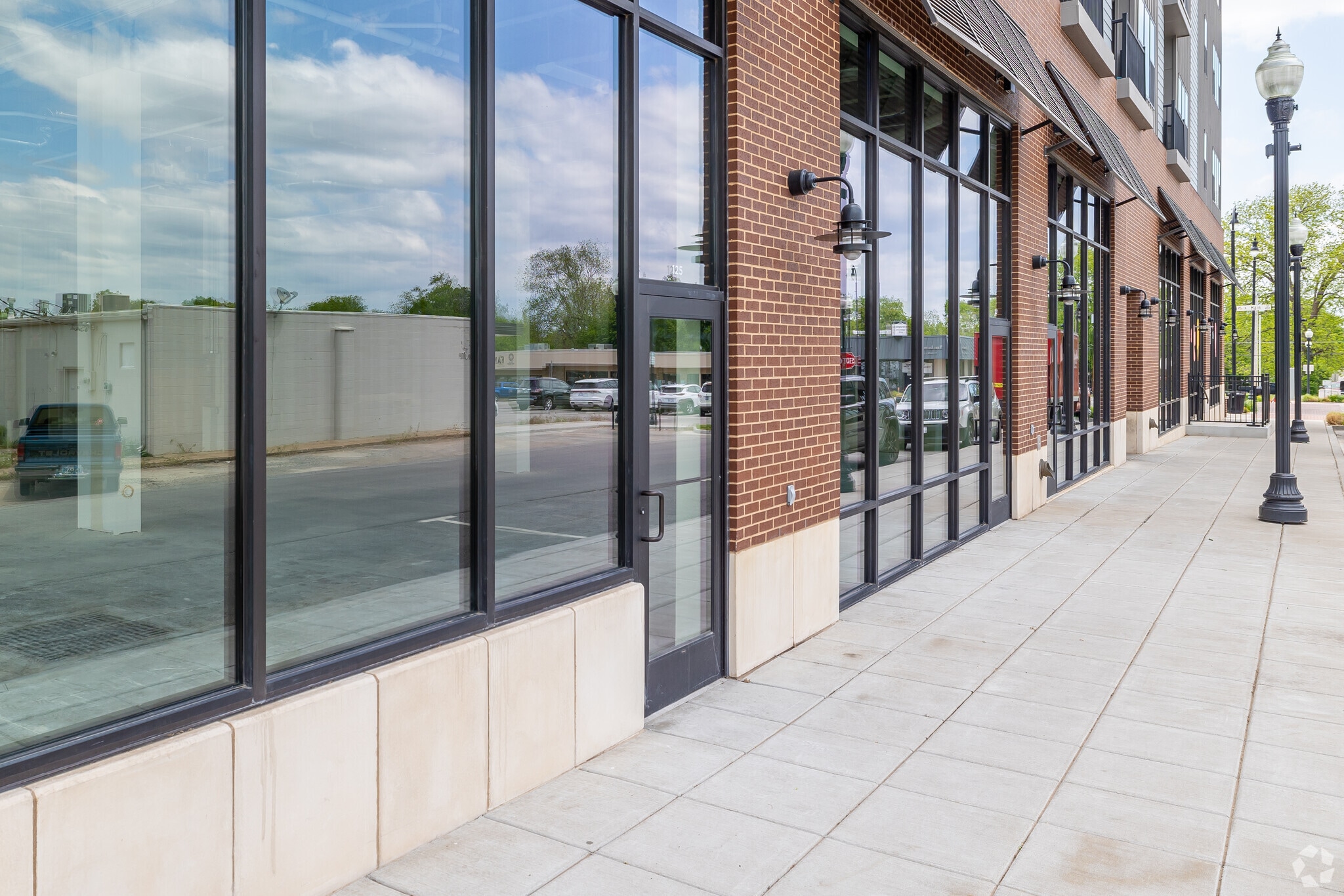 305 N Main St, Broken Arrow, OK for lease Interior Photo- Image 1 of 4