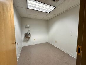 2737 78th Ave SE, Mercer Island, WA à louer Photo intérieure- Image 2 de 6