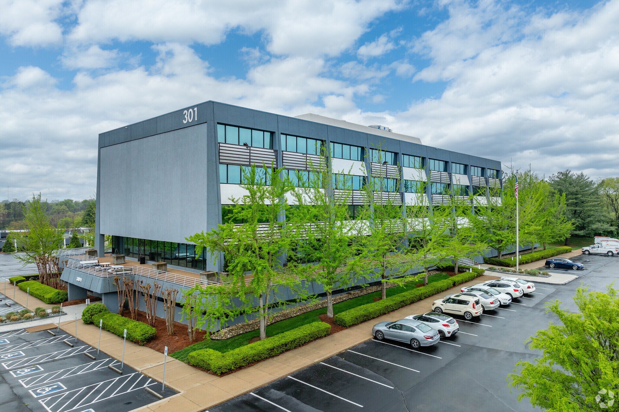 301 Plus Park Blvd, Nashville, TN à louer Photo principale- Image 1 de 12
