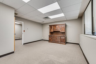 107 Cedar Grove Ln, Somerset, NJ for lease Interior Photo- Image 2 of 7