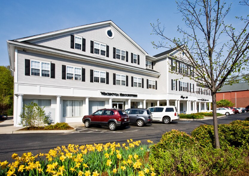 414 Main St, Port Jefferson, NY à louer - Photo du bâtiment - Image 1 de 7