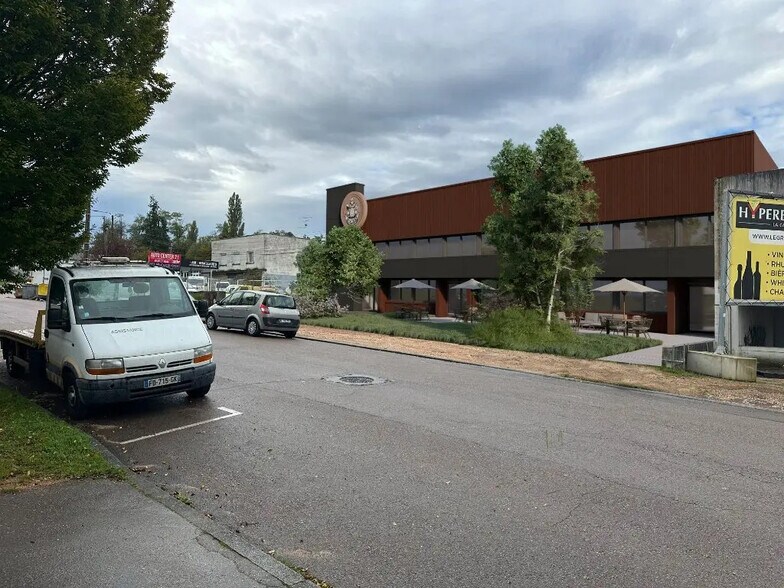 Flex dans Dijon à louer - Photo du bâtiment - Image 3 de 3