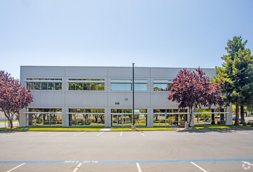 640 W California Ave, Sunnyvale, CA à louer - Photo du bâtiment - Image 2 de 17