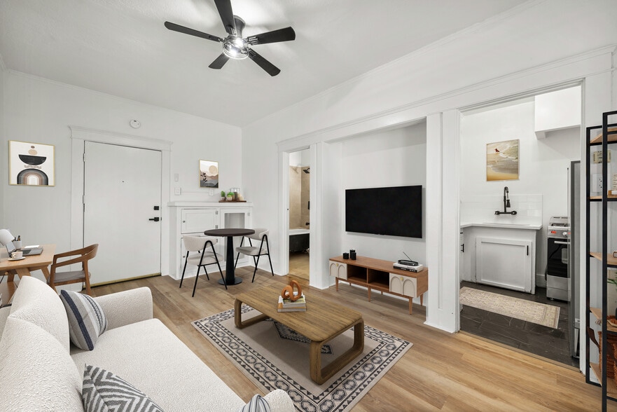 623 E Broadway, Long Beach, CA à vendre - Photo du bâtiment - Image 2 de 21