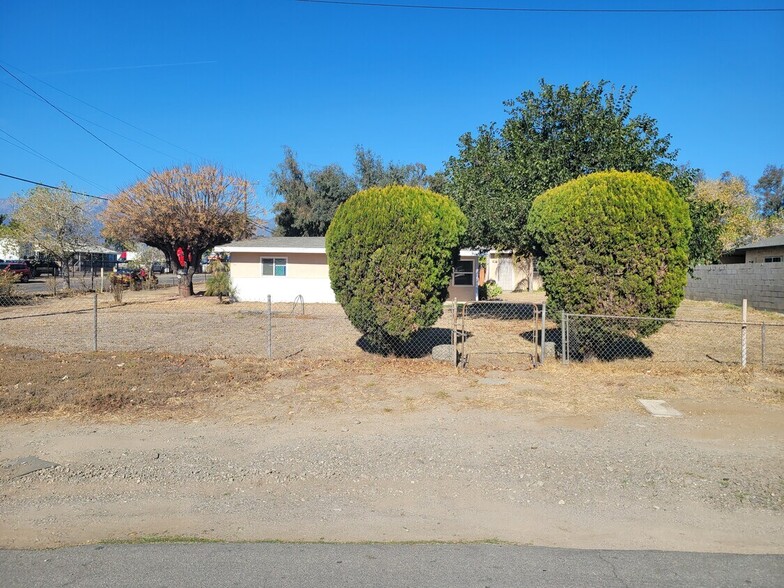 15114 Washington Dr, Fontana, CA for sale - Building Photo - Image 3 of 4