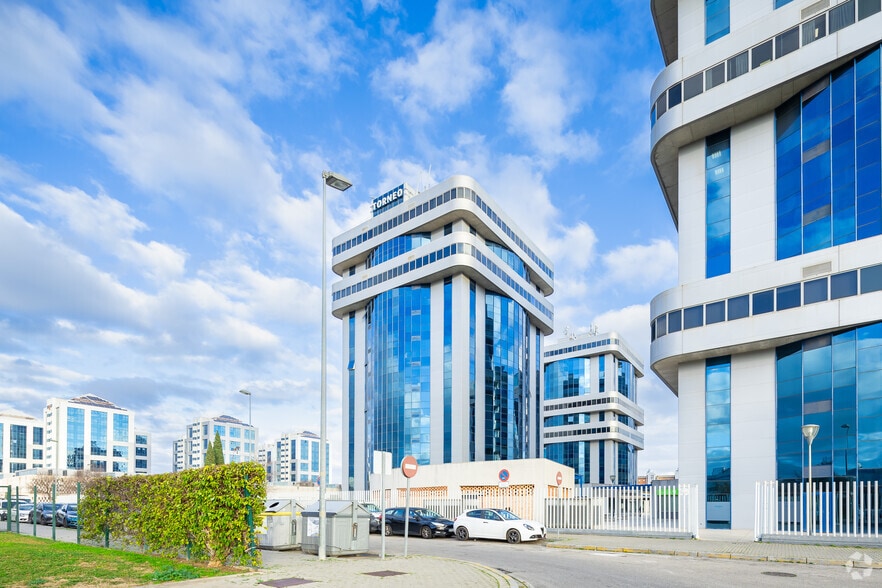 Calle Astronomía, 1, Sevilla, Sevilla à vendre - Photo du bâtiment - Image 3 de 10