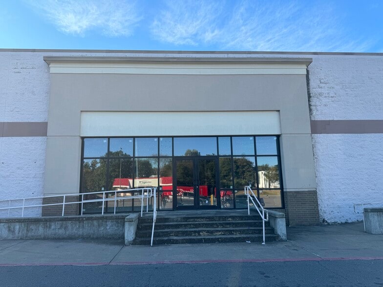 3801 Camp Robinson Rd, North Little Rock, AR à louer - Photo du bâtiment - Image 1 de 3