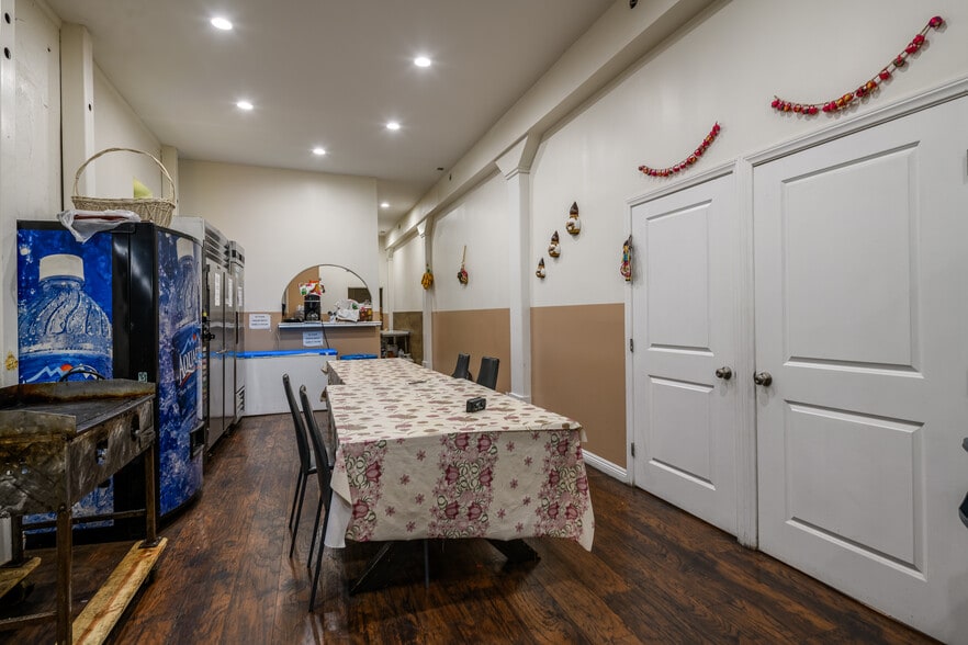 5454 Virginia Ave, Los Angeles, CA à louer - Photo intérieure - Image 3 de 22