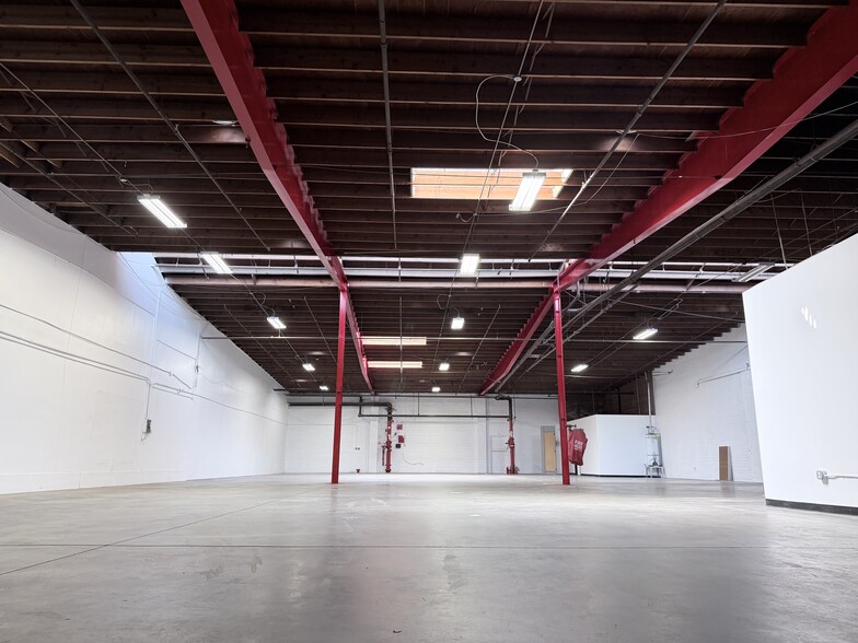 16221 S Maple Ave, Gardena, CA for lease - Interior Photo - Image 2 of 7