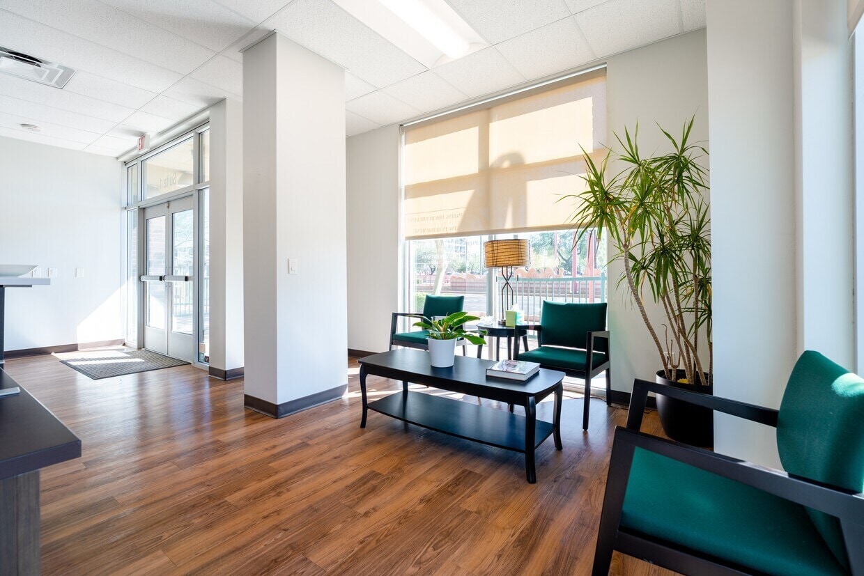 2302 N Central Ave, Phoenix, AZ 85004 - Unité 105 -  - Photo intérieure - Image 1 of 2