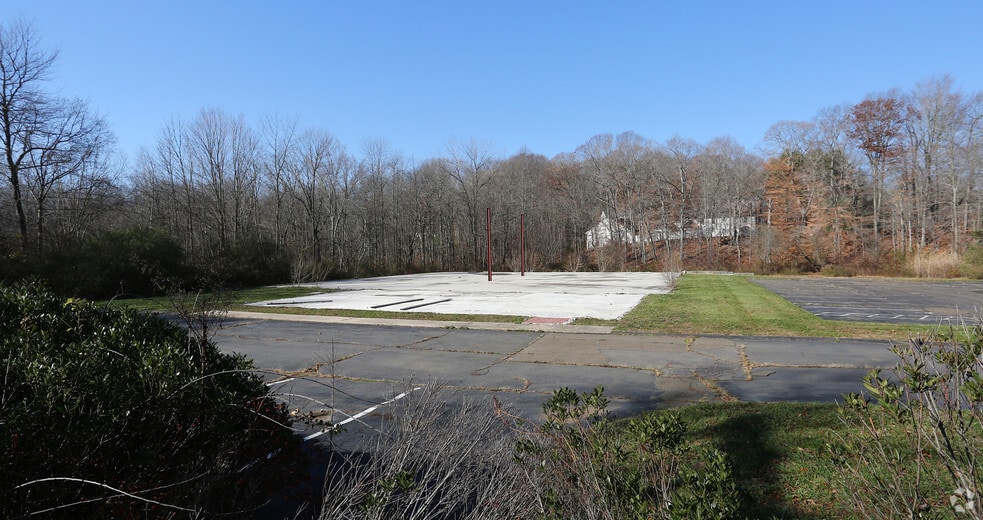2180 Foxon Rd, North Branford, CT for sale - Building Photo - Image 2 of 6