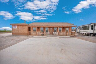 7022 E County Road 64, Midland TX - Terrain de camping