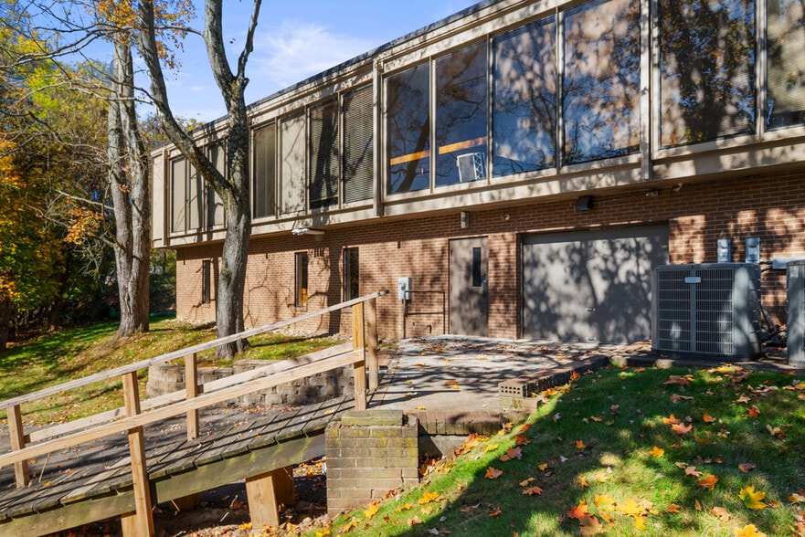 11 Mayview Rd, Bridgeville, PA à vendre - Photo du bâtiment - Image 3 de 59