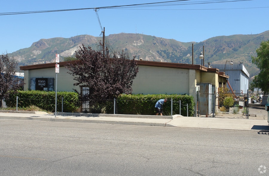 1426-1428 E Santa Paula St, Santa Paula, CA for lease - Primary Photo - Image 1 of 9