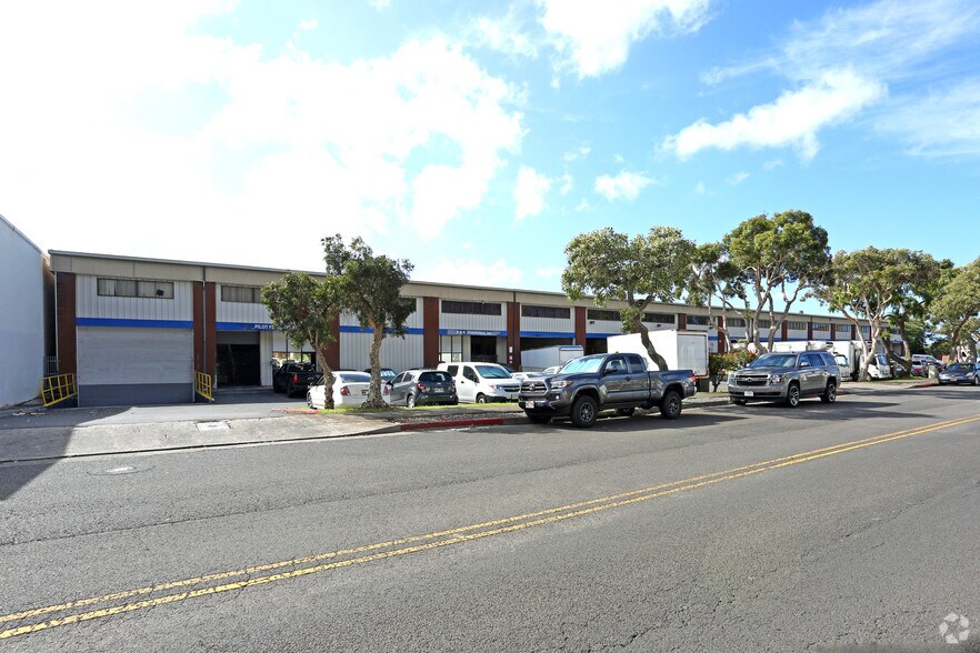 99-1093 Iwaena St, Aiea, HI à louer - Photo du bâtiment - Image 3 de 5