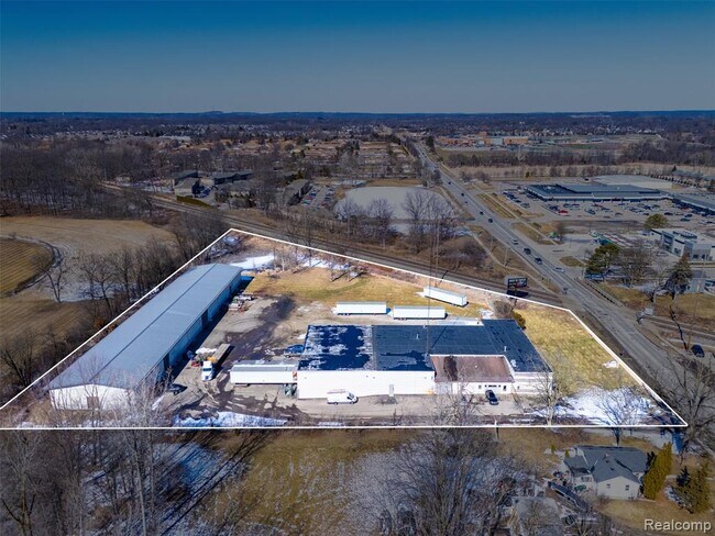 Plus de détails pour 415 N Lafayette St, South Lyon, MI - Industriel à vendre
