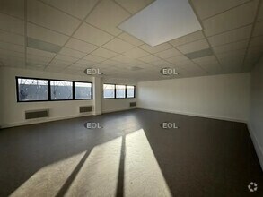 24 Avenue Paul Maintenant, Corbeil-Essonnes for lease Interior Photo- Image 2 of 12