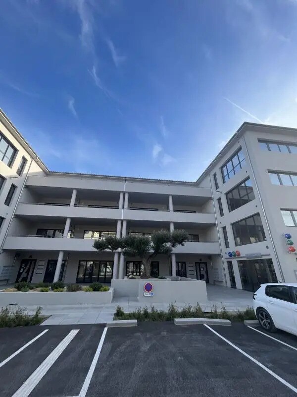 Office in Aubagne for lease Building Photo- Image 1 of 5