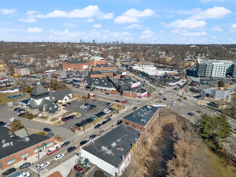 522-530 River St, Mattapan, MA à louer - Photo du bâtiment - Image 3 de 16