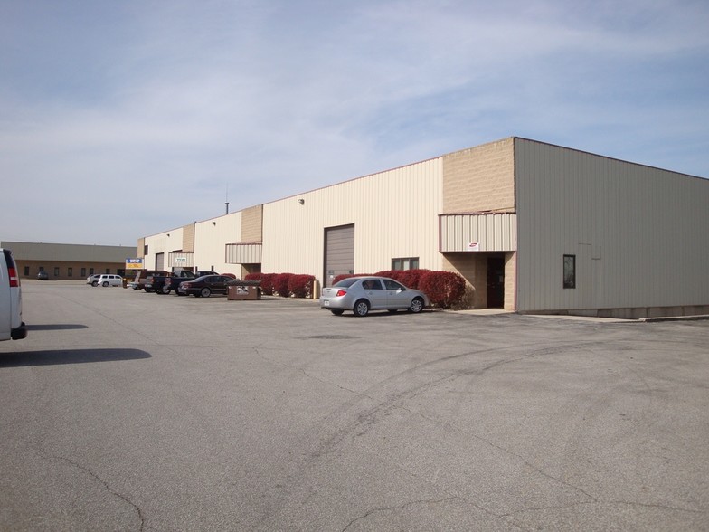 6015 Highview Dr, Fort Wayne, IN for lease - Building Photo - Image 1 of 1