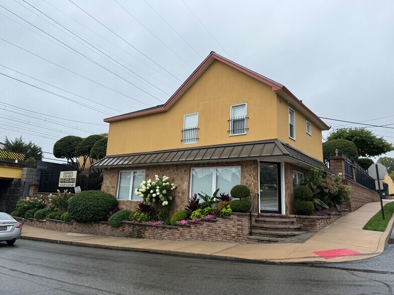 1124 Lincoln Ave, Prospect Park, PA à louer - Photo du bâtiment - Image 1 de 9