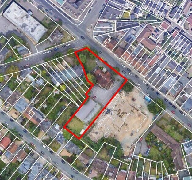 Queens Rd, Weybridge à vendre - Photo du bâtiment - Image 2 de 8