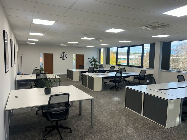 Harvest Cres, Fleet à louer - Photo du bâtiment - Image 3 de 9