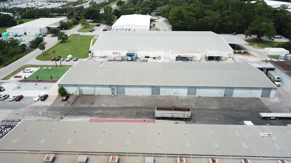 2650 Jewett Ln, Sanford, FL à vendre - Photo du bâtiment - Image 2 de 15