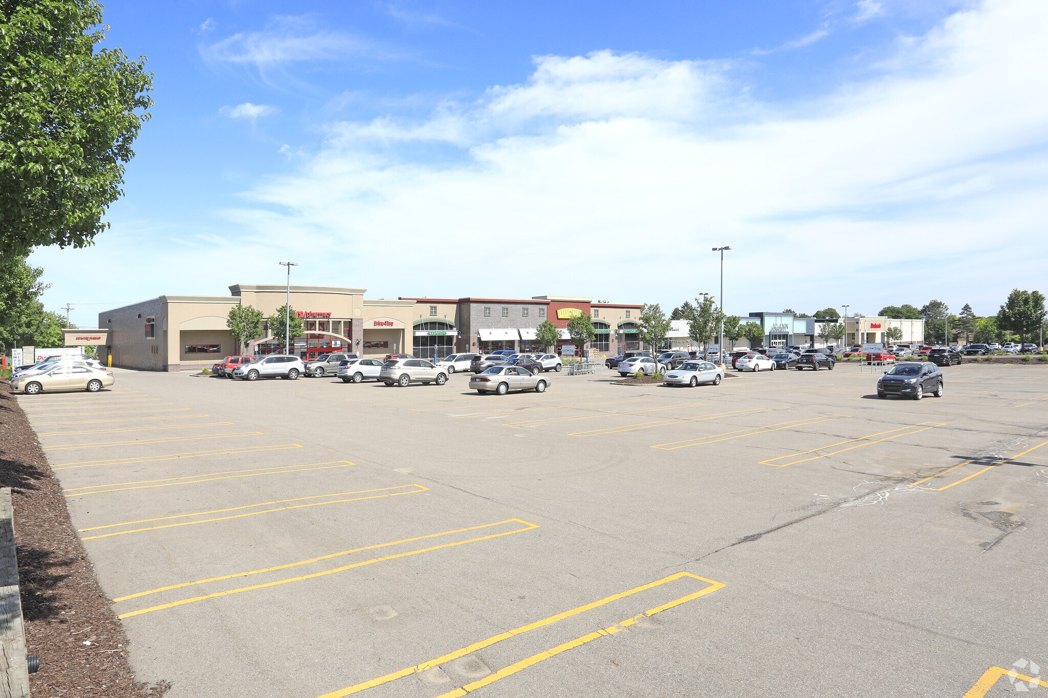 2025-2135 Rochester Road, Rochester Hills, MI for lease Primary Photo- Image 1 of 5