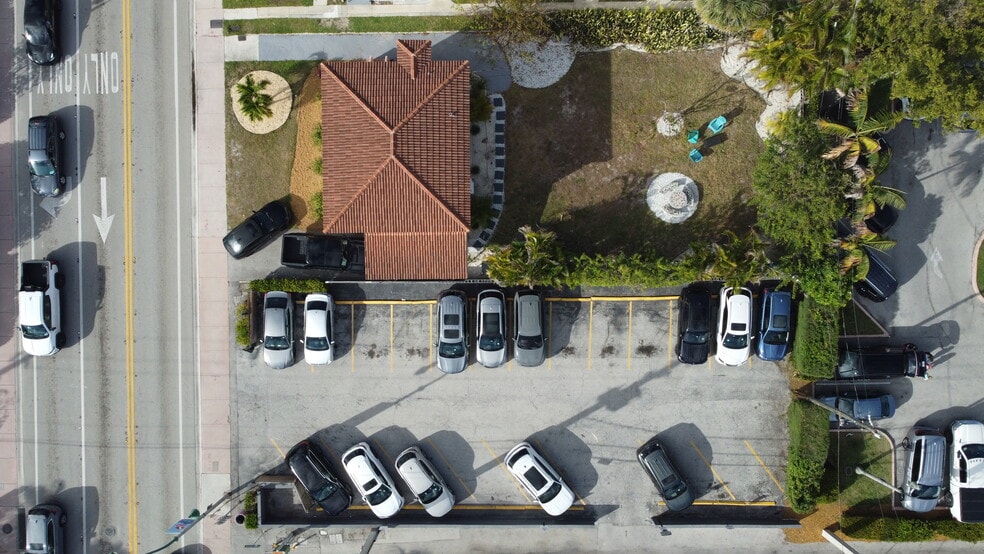 4412 N Ocean Dr, Lauderdale by the Sea, FL for sale - Building Photo - Image 2 of 10