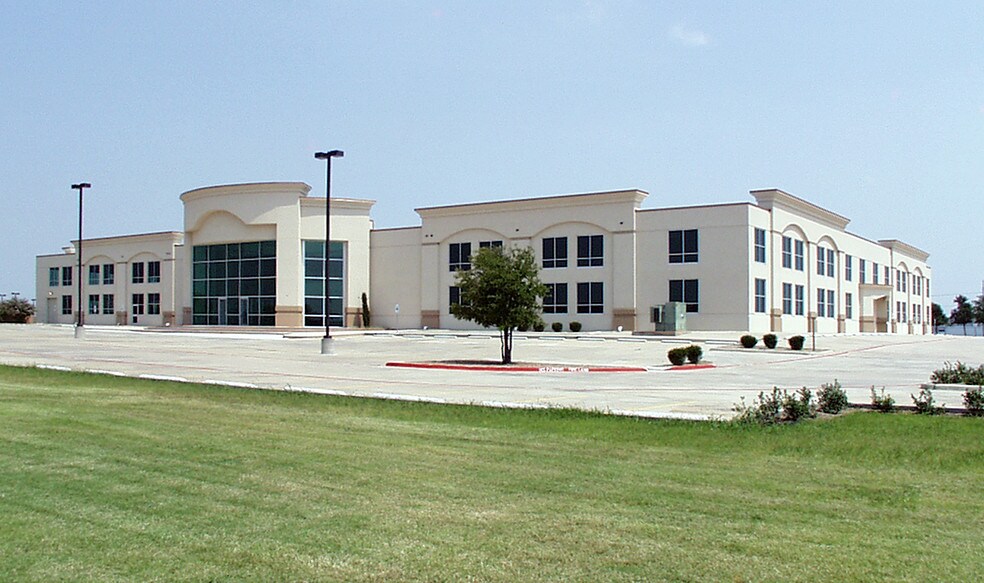 1351 E Bardin Rd, Arlington, TX à louer - Photo du bâtiment - Image 2 de 14