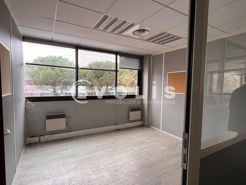 Office in Mérignac for lease - Interior Photo - Image 3 of 6
