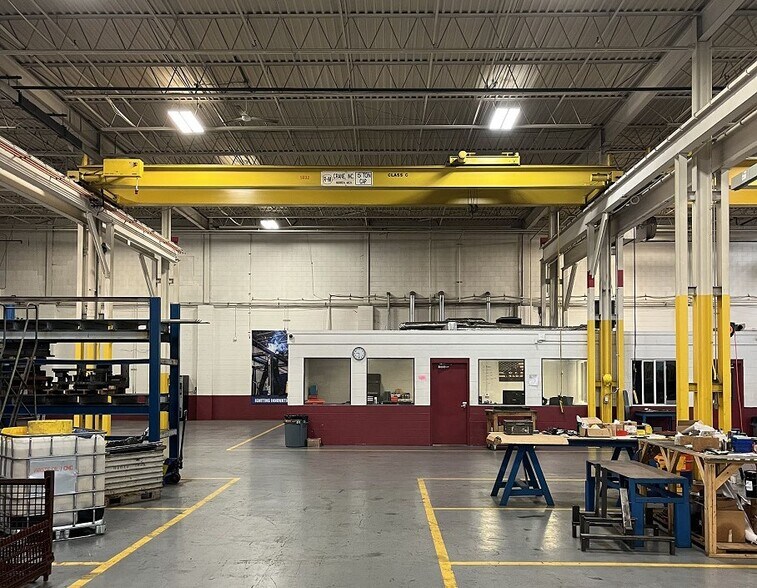 6570 19 Mile Rd, Sterling Heights, MI à louer - Photo intérieure - Image 2 de 7