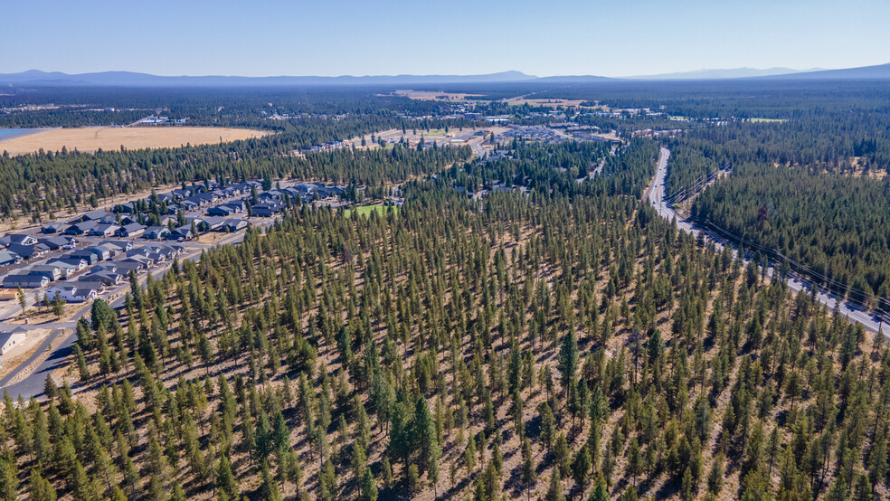 51950 Huntington Rd, La Pine, OR for sale - Building Photo - Image 1 of 22