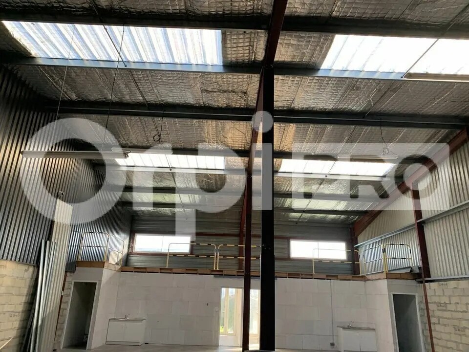 Flex in SAINT-JEAN-D'ILLAC for lease Interior Photo- Image 1 of 6