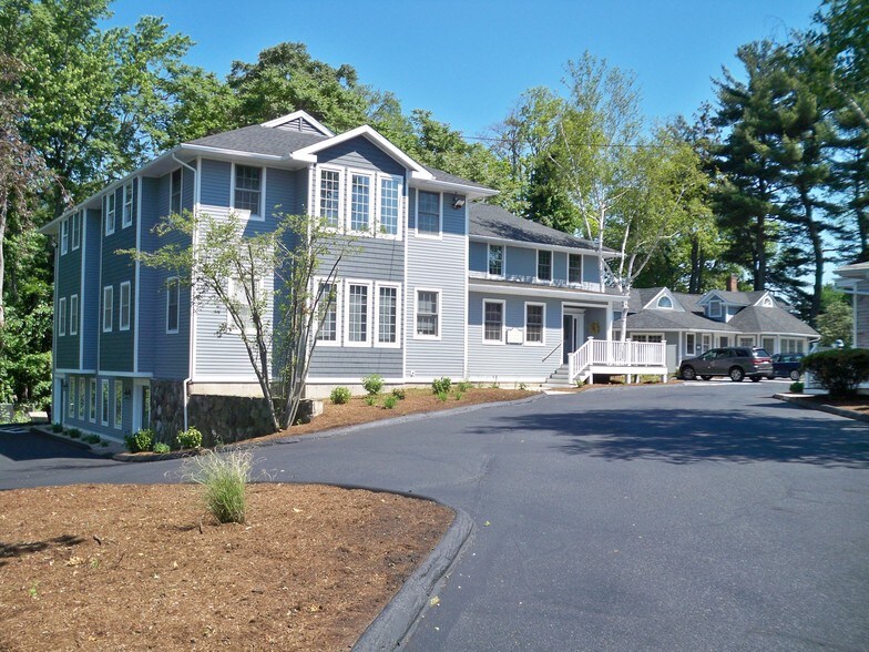 955 S Main St, Middletown, CT à louer - Photo du bâtiment - Image 2 de 6