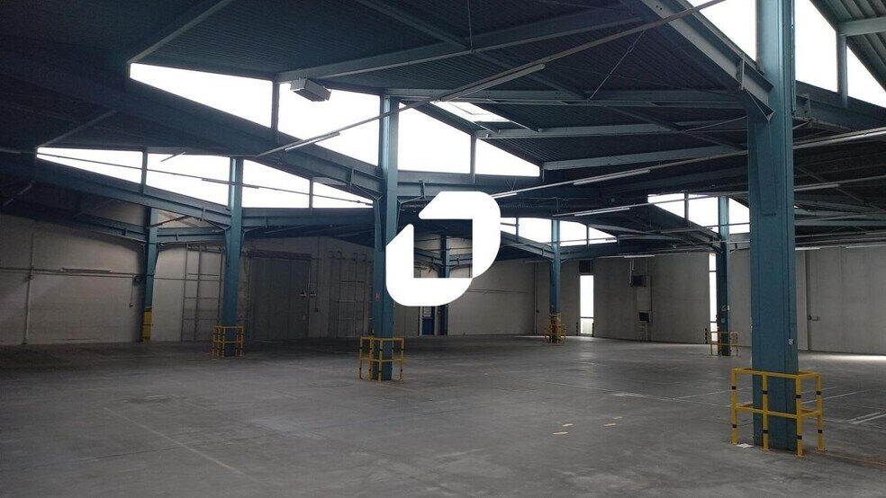 Flex dans Le Blanc-Mesnil à louer - Photo du bâtiment - Image 3 de 12
