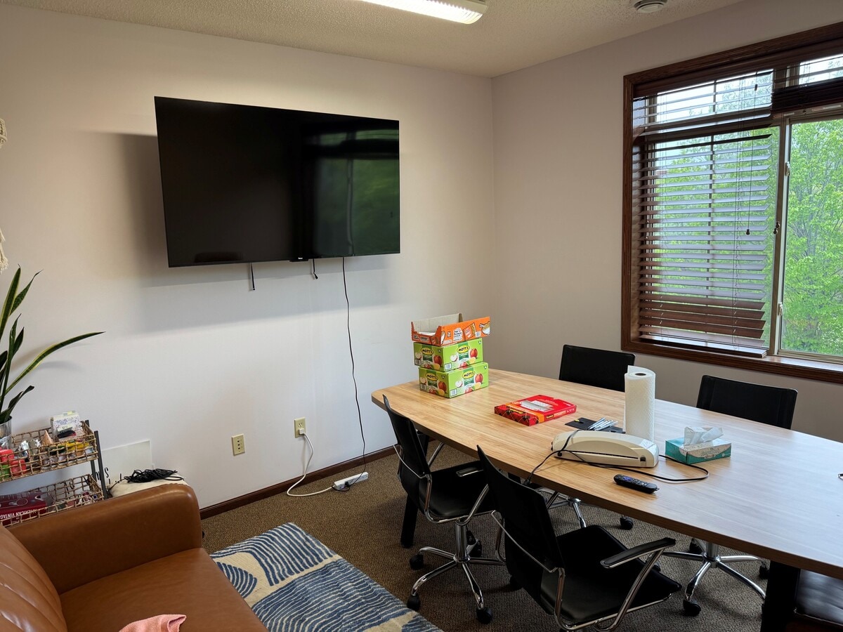7975 Stone Creek Dr, Chanhassen, MN 55317 - Unit 110 -  - Interior Photo - Image 2 of 6