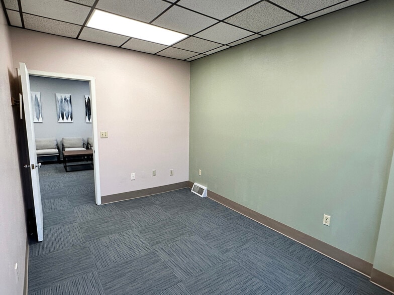 1920 Monroe St, Madison, WI for lease - Building Photo - Image 3 of 19