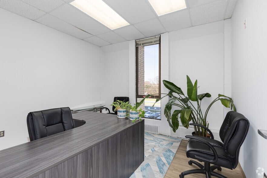 6495 New Hampshire Ave, Hyattsville, MD à louer - Photo intérieure - Image 2 de 19