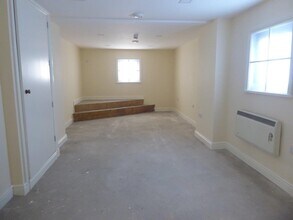 4 London Rd, Crowborough à louer Photo intérieure- Image 2 de 3