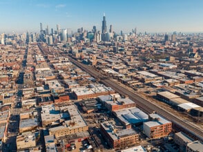 1827 W Hubbard St, Chicago, IL à louer Photo du bâtiment- Image 1 de 7