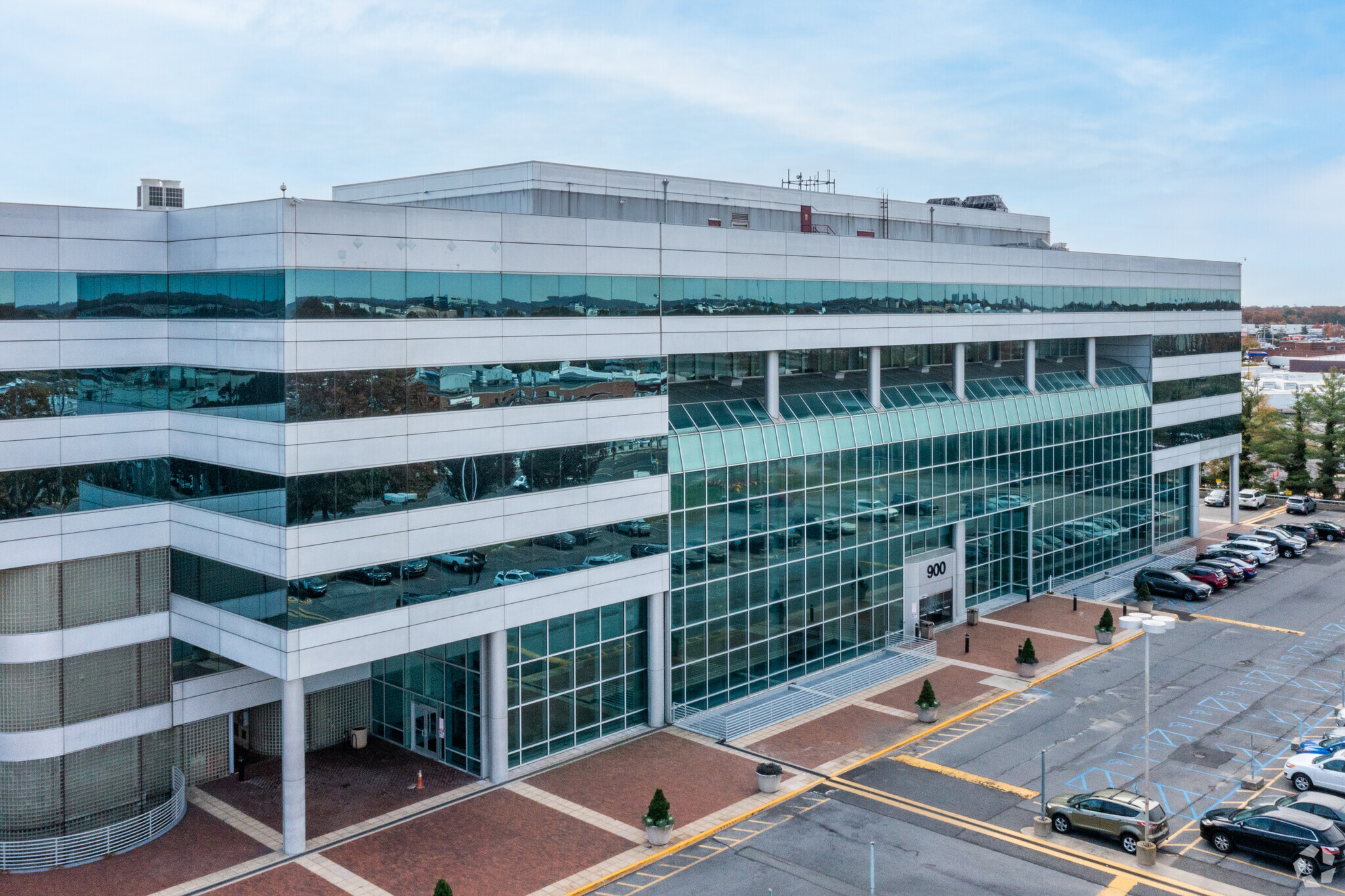 900 Stewart Ave, Garden City, NY for lease Building Photo- Image 1 of 5